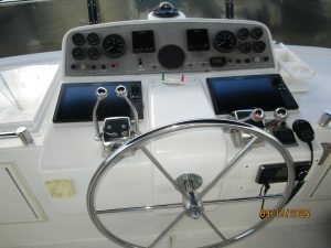 helm, Ocean Alexander 450 Classico, trawler for sale