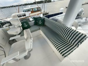 cockpit, Ocean Alexander 450 Classico, trawler for sale