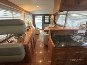 salon, Ocean Alexander 450 Classico, trawler for sale