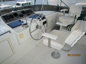 helm, Ocean Alexander 450 Classico, trawler for sale