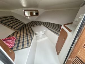 bed, Chris-Craft, trawler for sale