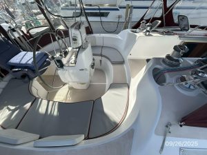 cockpit, Hunter 376, sailboat for sale
