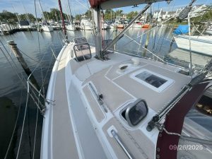 deck, Hunter 376, sailboat for sale