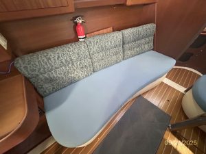 salon, Hunter 376, sailboat for sale