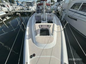 deck, Hunter 376, sailboat for sale