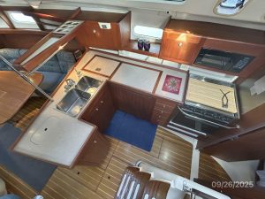 interior, Hunter 376, sailboat for sale