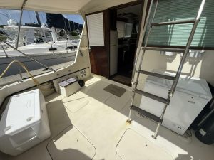 cockpit, Hatteras 37 Convertible, trawler for sale