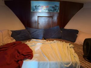 bed, Hatteras 37 Convertible, trawler for sale