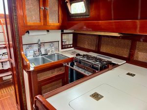 interior, Cherubini, sailboat for sale