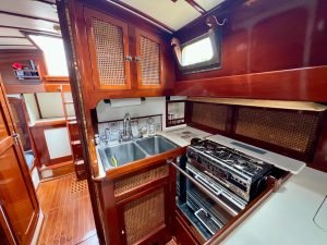 interior, Cherubini, sailboat for sale