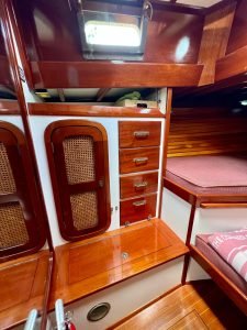 bed, Cherubini, sailboat for sale