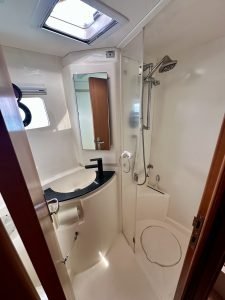 bath, Leopard 46, catamaran for sale