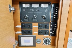 electrical, Lagoon 560, catamaran for sale