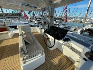 helm, Bali 5.8, catamaran for sale
