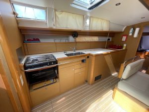 interior, Jeanneau 44, sailboat for sale