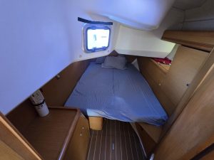 bed, Jeanneau 44, sailboat for sale