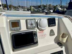 helm, Leopard 38, catamaran for sale