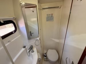 bath, Leopard 38, catamaran for sale