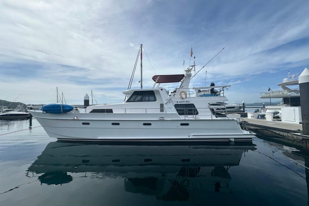 Tennant 52 Custom PowerCat “M/Y Gato Mal” For Sale – USD 530,000