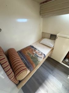bed, Hatteras 70, trawler for sale