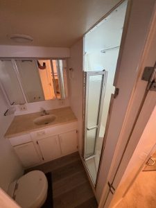 bath, Hatteras 70, trawler for sale