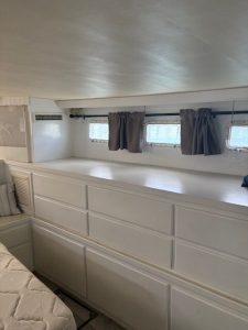 bed, Hatteras 70, trawler for sale