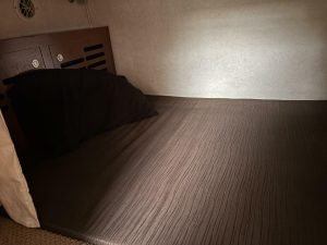 bed, Sea Ray, trawler for sale
