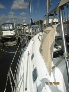 deck, Beneteau 381, sailboat for sale
