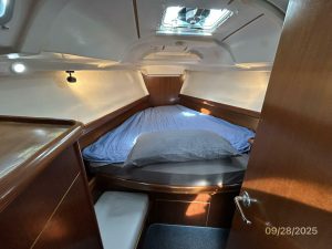 bed, Beneteau 381, sailboat for sale