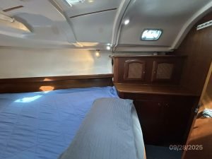 bed, Beneteau 381, sailboat for sale