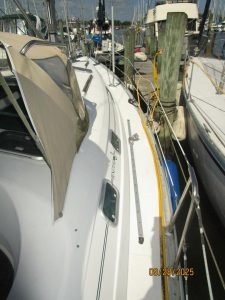deck, Beneteau 381, sailboat for sale