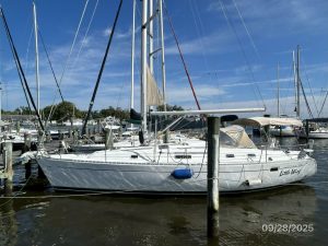 exterior, Beneteau 381, sailboat for sale