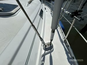 deck, Beneteau 381, sailboat for sale