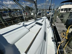 deck, Beneteau 381, sailboat for sale