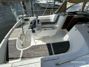 cockpit, Beneteau 381, sailboat for sale