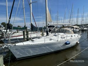 exterior, Beneteau 381, sailboat for sale