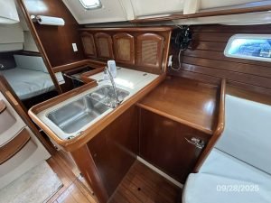 interior, Beneteau 381, sailboat for sale