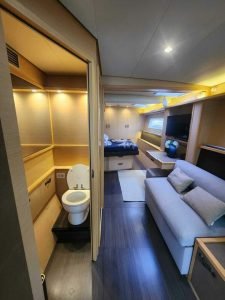 salon, Lagoon 630 MY, power catamaran for sale