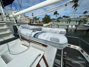 deck, Grand Banks 42 Classic, trawler for sale