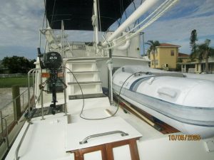 helm, Grand Banks 42 Classic, trawler for sale