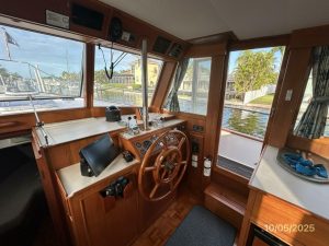 navigation station, Grand Banks 42 Classic, trawler for sale