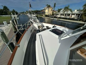 deck, Grand Banks 42 Classic, trawler for sale