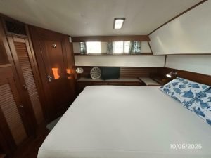bed, Grand Banks 42 Classic, trawler for sale