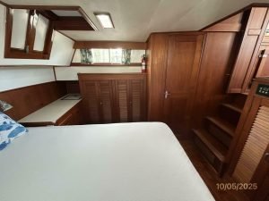 bed, Grand Banks 42 Classic, trawler for sale