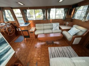 salon, Grand Banks 42 Classic, trawler for sale