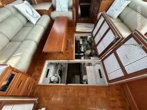 salon, Grand Banks 42 Classic, trawler for sale