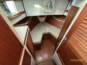 bed, Grand Banks 42 Classic, trawler for sale