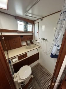 bath, Grand Banks 42 Classic, trawler for sale