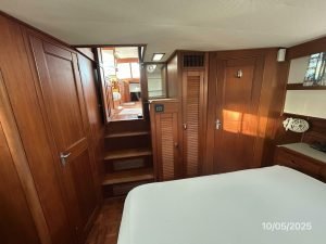 bed, Grand Banks 42 Classic, trawler for sale
