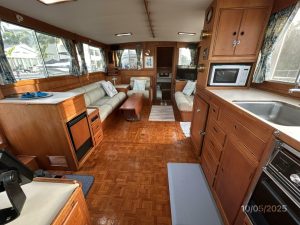salon, Grand Banks 42 Classic, trawler for sale